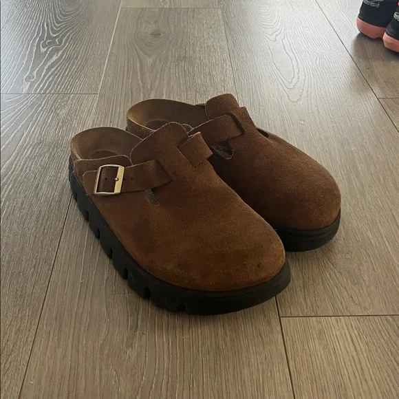Birkenstock platform Brown Suede Clogs with Buckle - Picture 5 of 5